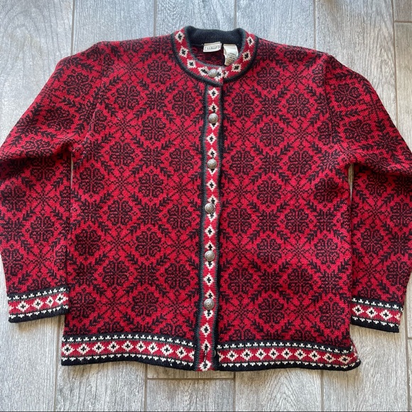 L.L. Bean Sweaters - Vintage LL Bean Womens Med-reg Nordic Sweater Soft Merino Wool Pewter Buttons.